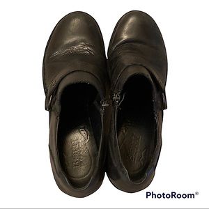 Born clogs. in good shape